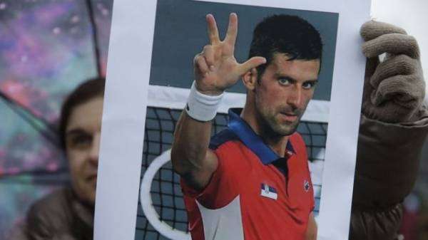 Джокович приступил к тренировкам на Australian Open после решения суда, вернувшего ему визу. Что дальше?
