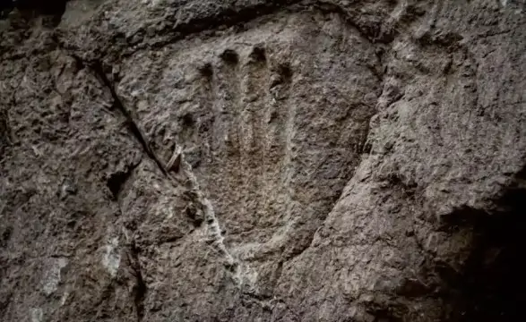 Археологи виявили в Ізраїлі відбиток долоні, якому тисяча років