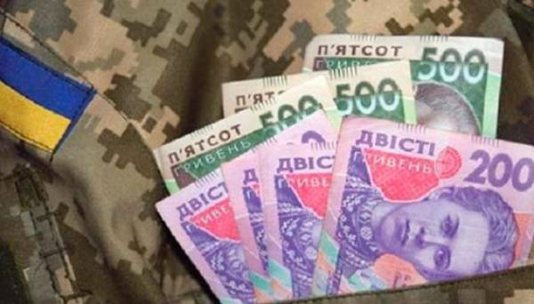 Росфейк про зарплату українських військових: сертифікат замість грошей