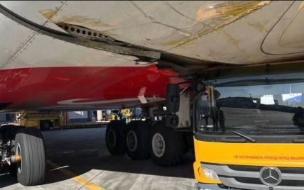 У Москві вантажівка протаранила пасажирський літак, що летів до Дубая – фото