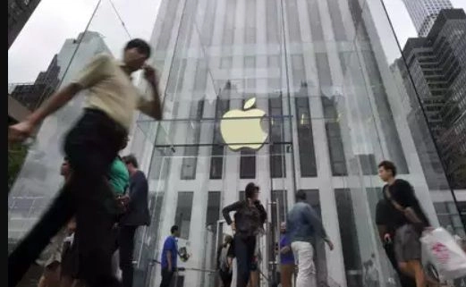 Банкіри вважають Apple “найкращим вибором” на 2024 рік, акції технологічного гіганта можуть зрости на 36%