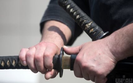 У Лондоні чоловік з самурайським мечем напав на людей і вбив підлітка