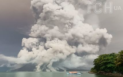 В Індонезії знову сталося виверження вулкана Руанг – ТСН, новини 1+1
