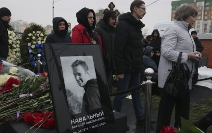 РПЦ покарала священника, який провів панахиду на могилі Навального