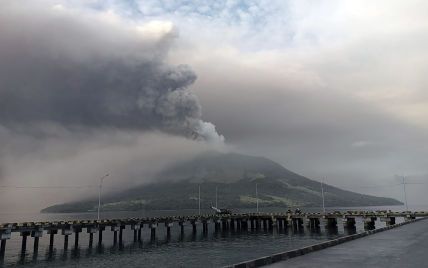 В Індонезії почалося виверження вулкана: тисячі людей евакуюють – ТСН, новини 1+1