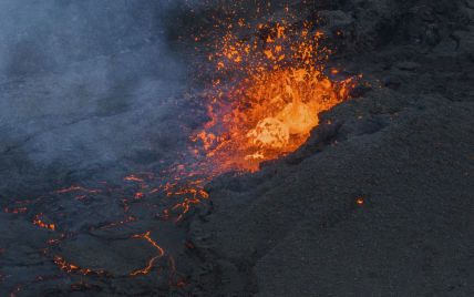 Виверження вулкана в Ісландії: потужні потоки лави захлеснули півострів – ТСН, новини 1+1