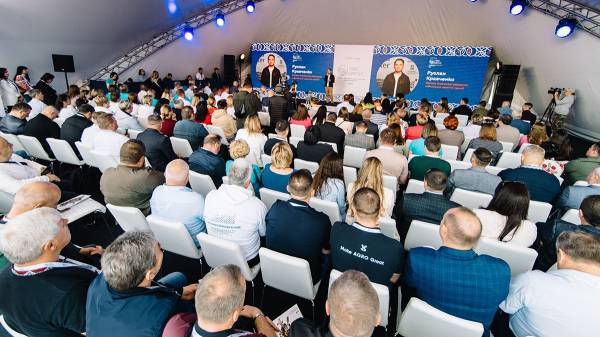 Бизнес-форум “ЧАС ДІЯТИ․UA” в Киеве объединил представителей бизнеса и общин