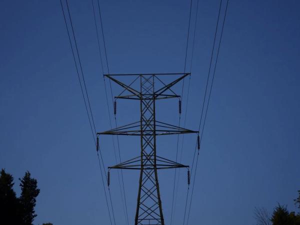 Дефіцит електрики зберігається, графіки відключень діють усю добу – Укренерго