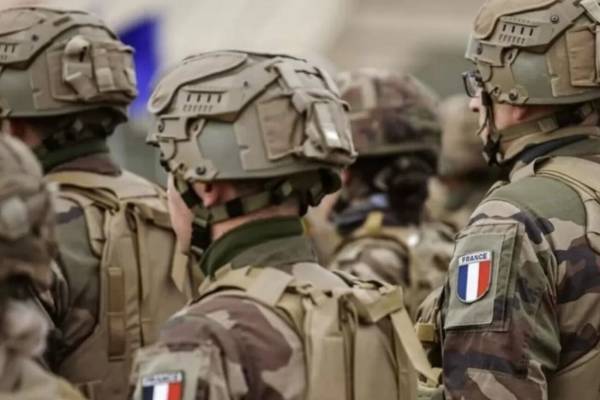 Франция официально опровергла фейк о присутствии ее войск в Украине