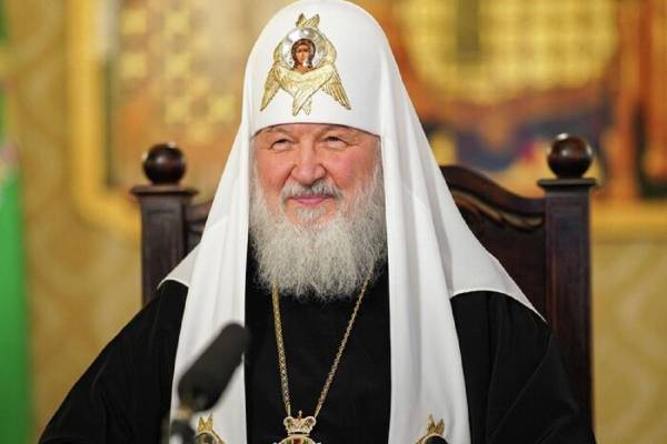 Патриарх Кирилл в Пасхальном поздравлении призвал молиться за “защиту священной России”