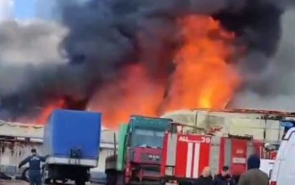У російському Наро-Фомінську спалахнула масштабна пожежа — відео