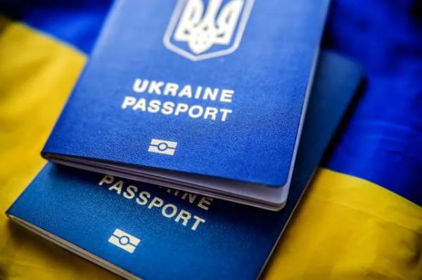 Уряд затвердив порядок складання іспитів з основ Конституції та історії України для охочих отримати українське громадянство