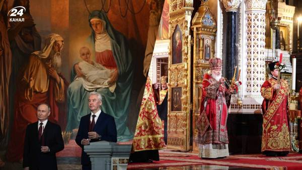 Кудись поспішав: Путін відвідав богослужіння, проте під час літургії раптово зник
