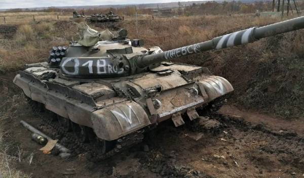 Как танк уже не используют: что россияне могут сделать со старыми Т-62, которые гонят на фронт