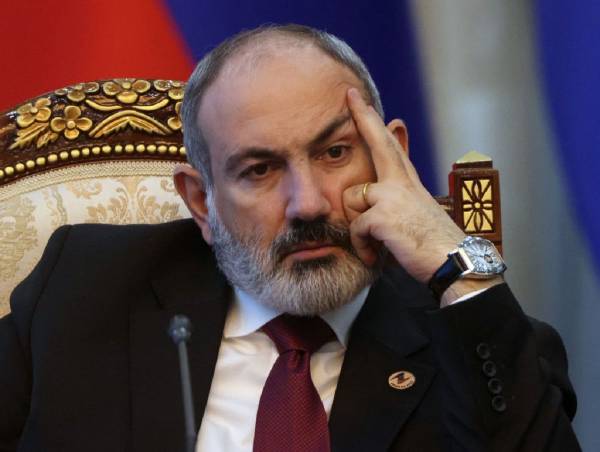 Пашинян заявив, що Вірменія “вийде з ОДКБ”: у МЗС кажуть, що його неправильно зрозуміли
