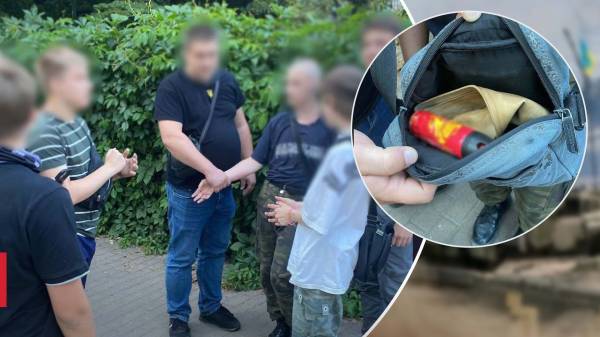 В Киеве подростки напали с баллончиком на охранника посольства США