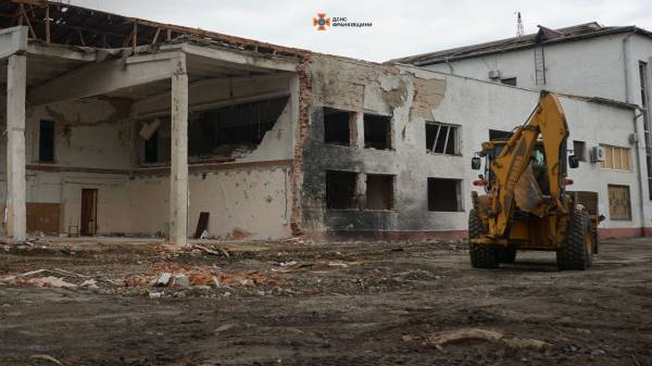 Удар по университету в Ивано-Франковске: разбор завалов завершили