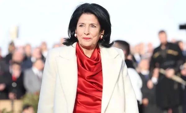 Президентка Грузії вирушила до Швейцарії на Саміт миру: чи погодив її візит проросійський уряд – невідомо