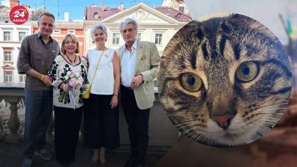 На Виктора Ющенко во Львове напал кошачий мэр Левчик: забавное видео