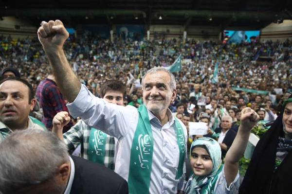 В Ірані завершилися вибори президента: переміг прихильник реформ Пезешкіан