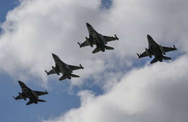 Нидерланды официально выдали разрешение на экспорт в Украину 24 самолетов F-16
