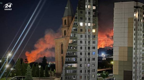 Ще одна неспокійна ніч для росіян: на заводі у Курську спалахнула яскрава пожежа