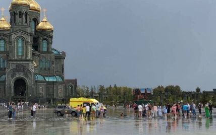 Новини Росії: блискавка вдарила у росіян біля храму збройних сил РФ