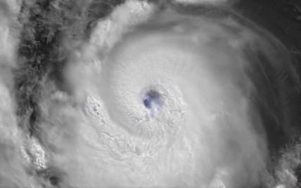 Ураган Беріл — шокуючі відео руйнівної стихії
