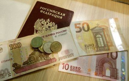 У Литві чиновниця міграційного відділу приховувала наявність російського паспорту: до чого це призвело