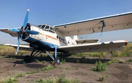 В Росії літак АН-2 здійснив жорстку посадку із 5 особами на борту – фото