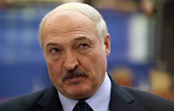 Обиженный Лукашенко обвинил Украину в “расчленении людей” и “провоцировании” Путина