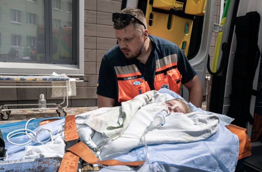 Двох дітей доправили до лікарні Дніпра після атаки на Кривий Ріг: у якому стані постраждалі