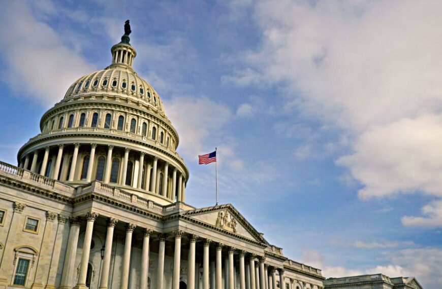 Демократи взяли перерву, аби Трамп наробив дурниць: як можуть діяти далі