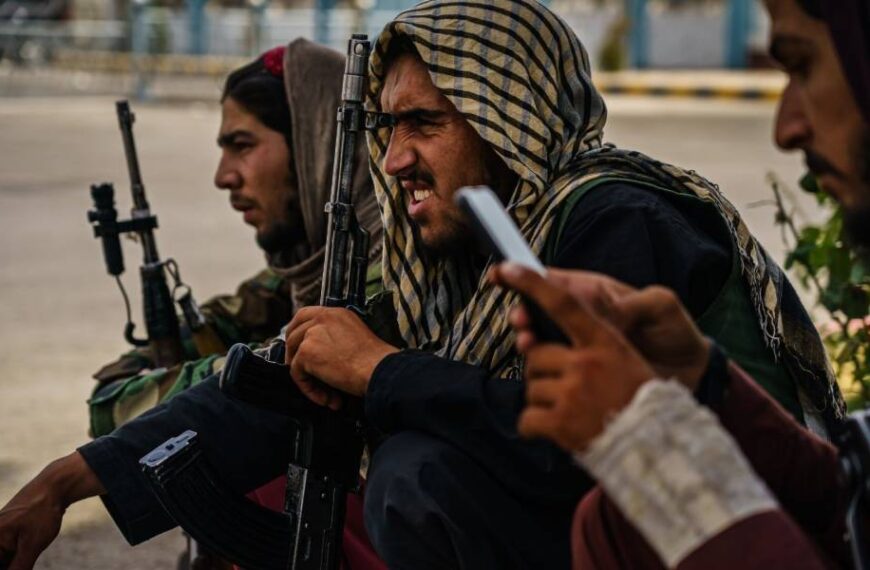 “Афганістан став могилою для росіян”: чому гімн “Талібану” обурив Дерджуму