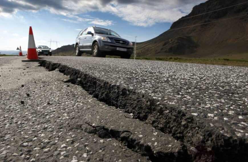 Чи можуть часті обстріли спричинити землетрус в Україні: науковець відповів
