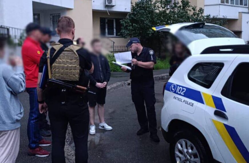 Поранив в обличчя: у Києві водій вистрілив у перехожого через зауваження щодо паркування