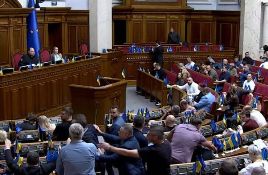 Рада транслює наживо розгляд законопроєкту президента щодо НАБУ та САП