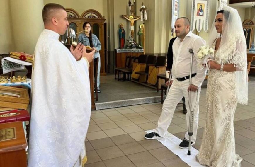 “Мені казали, що його вже немає”: у Львові повінчалися звільнений полонений та волонтерка
