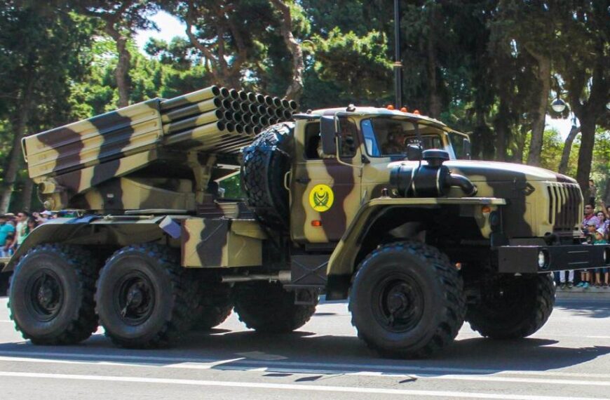 Азербайджан розглядає зняття ембарго на зброю Києву: яку техніку може отримати Україна