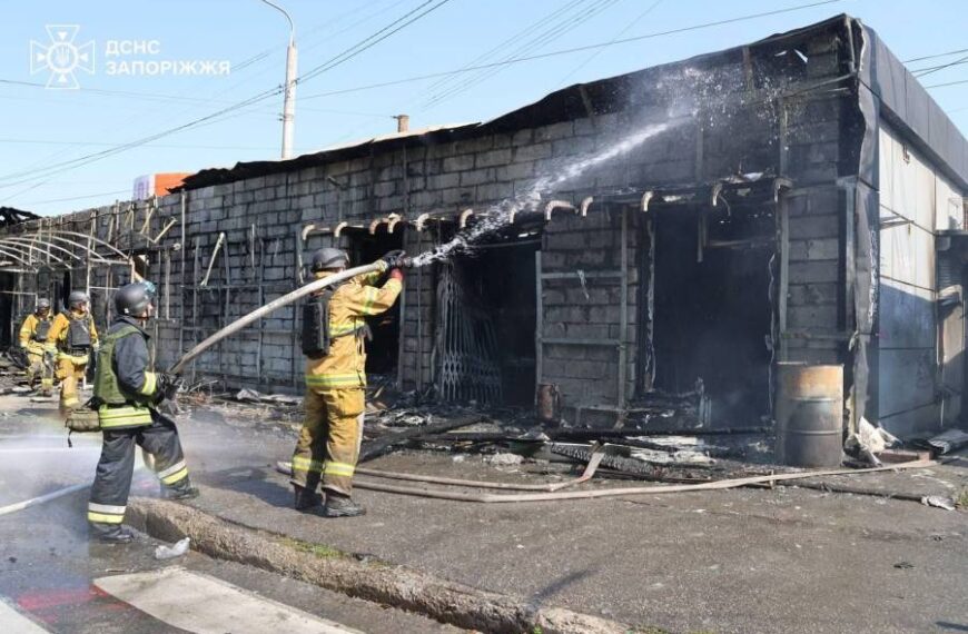 Цинічний удар по Запоріжжю: перші хвилини після ворожої атаки зафіксували на відео