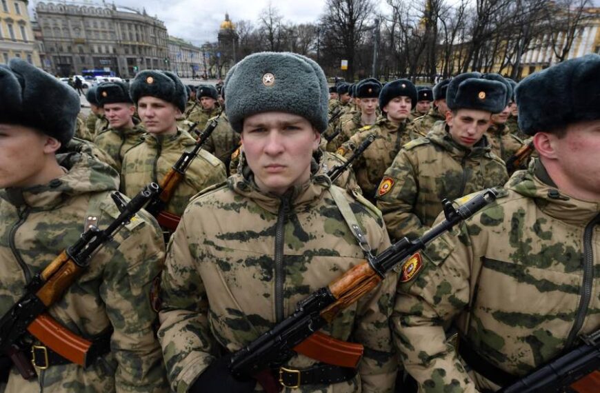 Пропонують шалені суми: кого ворог намагається вербувати на контракт в російську армію