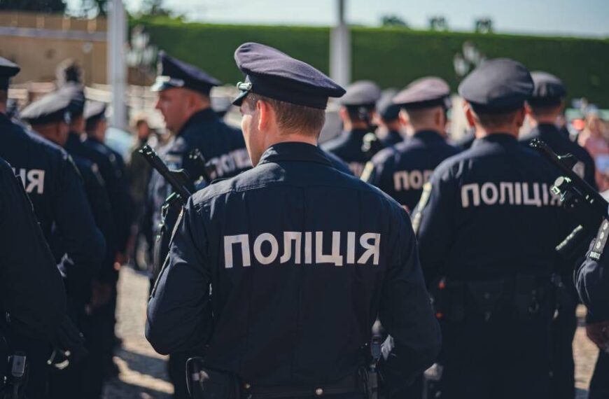 Патрульні в Одесі нібито побили чоловіка: поліція показала відео з бодікамер