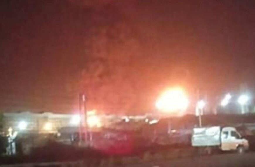 Дрони влучили у НПЗ в Ростовській області: пожежа не вщухає вже другу добу