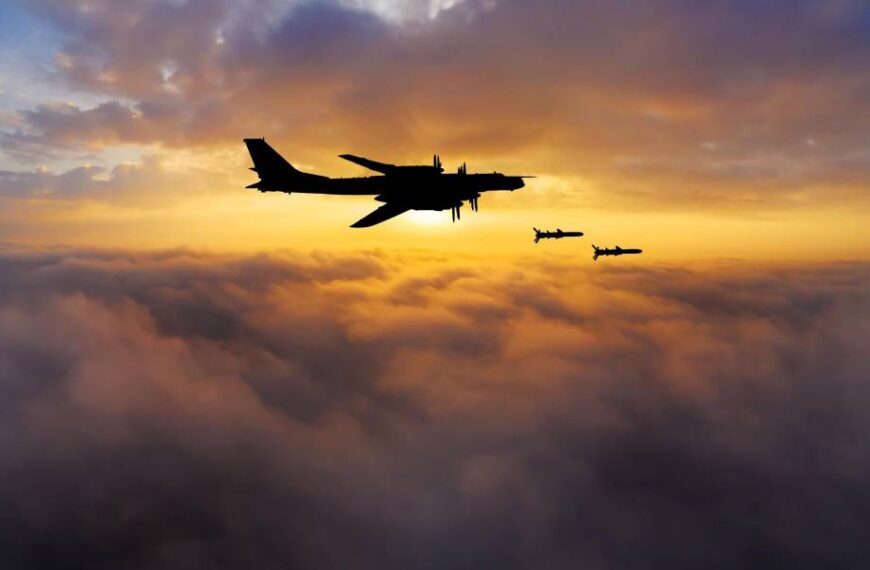 Монітори фіксують зліт бомбардувальників Ту-95 і Ту-160, у море виведено ракетоносій