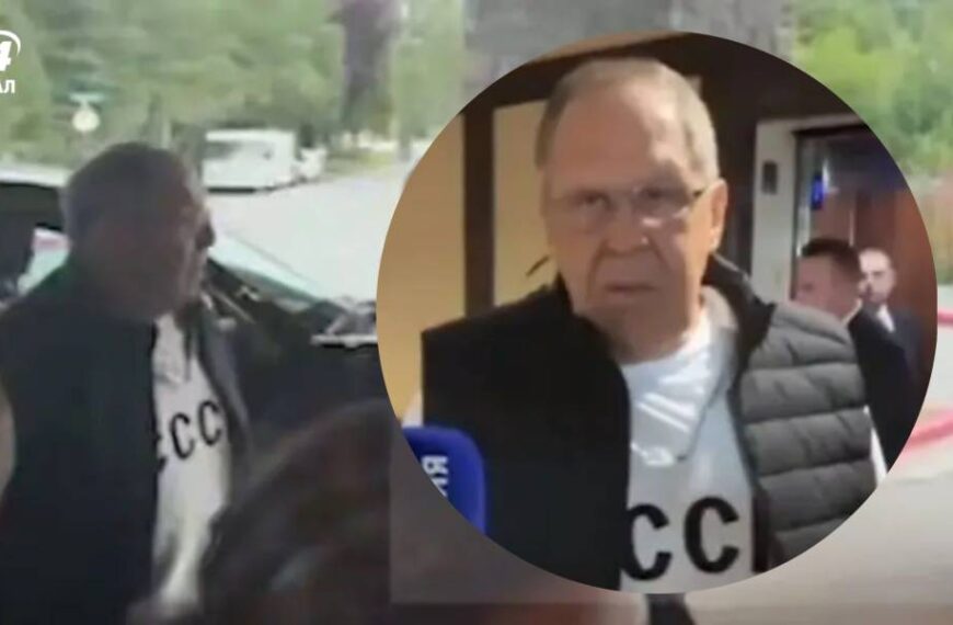 Ностальгія чи сигнал США: Лавров пояснив свою витівку зі светром із написом “СРСР”