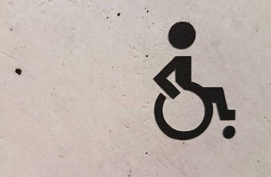 Майже 800 митників, податківців і прокурорів втратили “інвалідність” після перевірки МОЗ