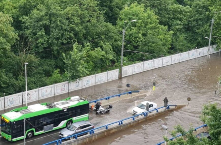 Затоплені вулиці та евакуації з ТРЦ: у Румунії був масштабний шторм