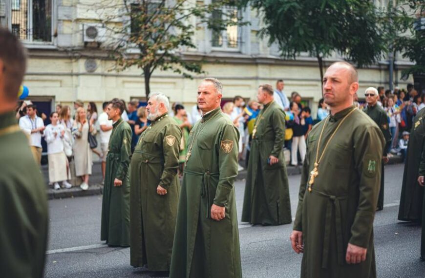 Військовий капелан розповів, як змінилася роль священника на фронті під час вторгнення