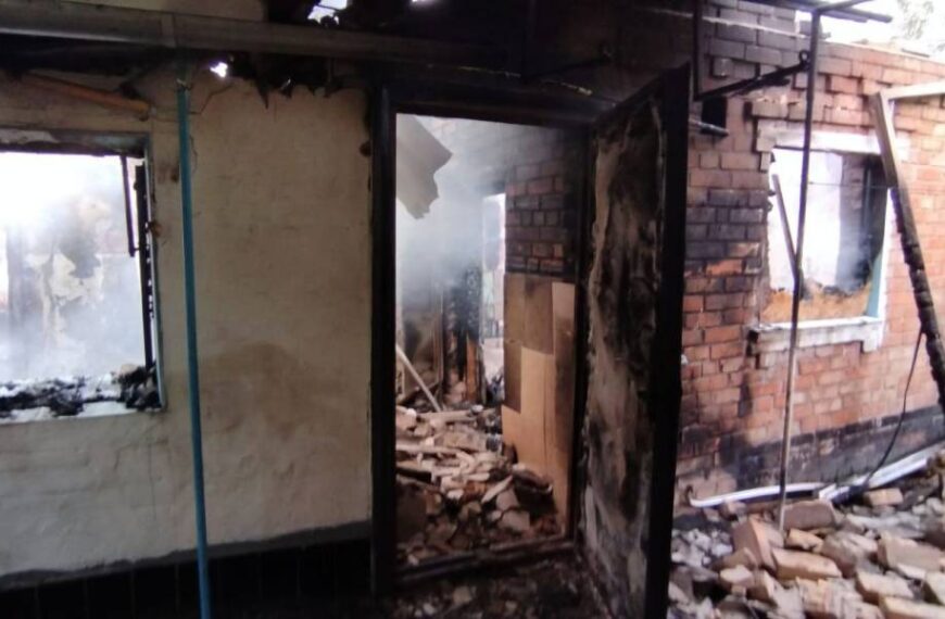 Росіяни поцілили дронами по Дніпропетровщині: загинула худоба, згорів будинок, є постраждалі