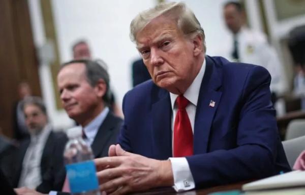 “Йому не можна довіряти”: Трамп анулював доступ Байдена до секретної інформації